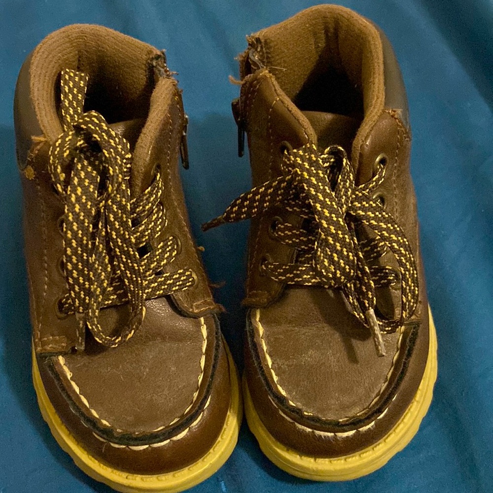 Carters Toddler brown shoes